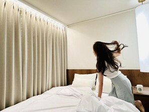 Quarto casal standard, geladeira | Escrivaninha, Wi-Fi de cortesia