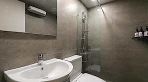 Family Twin Room, Refrigerator | Bathroom | Shower, free toiletries, hair dryer, slippers - HOTEL HIVE (Seoul)