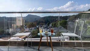 Outdoor dining - Hangzhou West Lake MingBai Villa (Hangzhou)