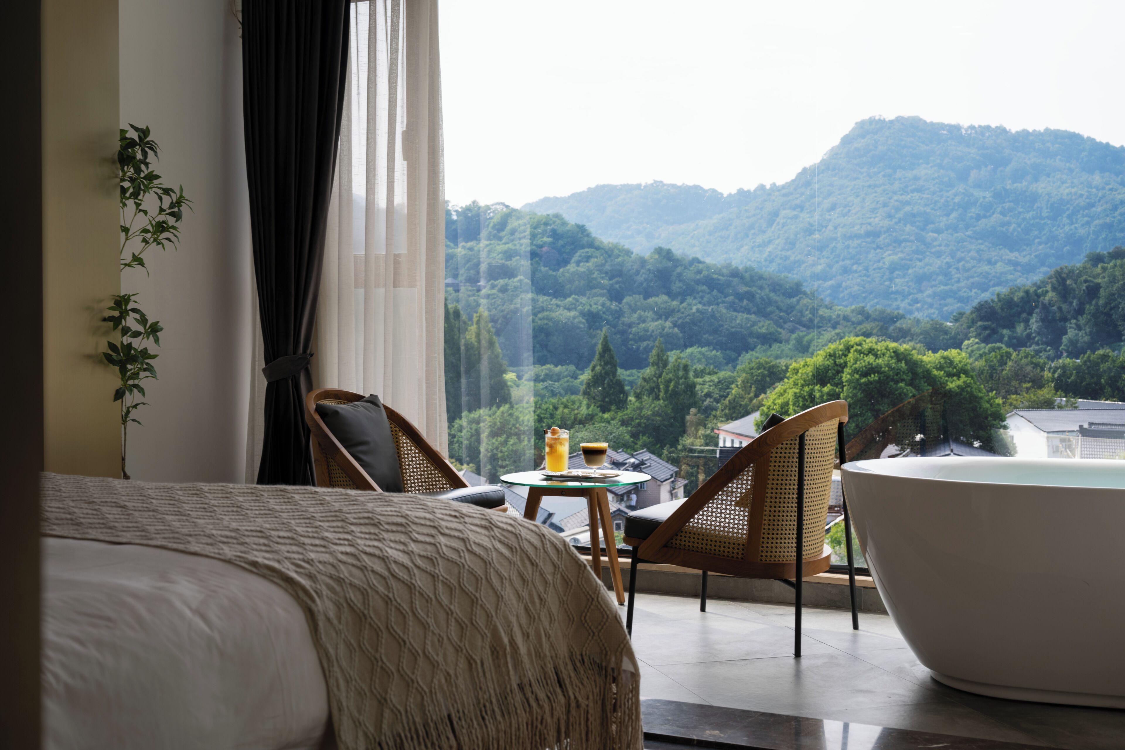 Quarto casal superior, vista para a montanha | Wi-Fi de cortesia, roupa de cama