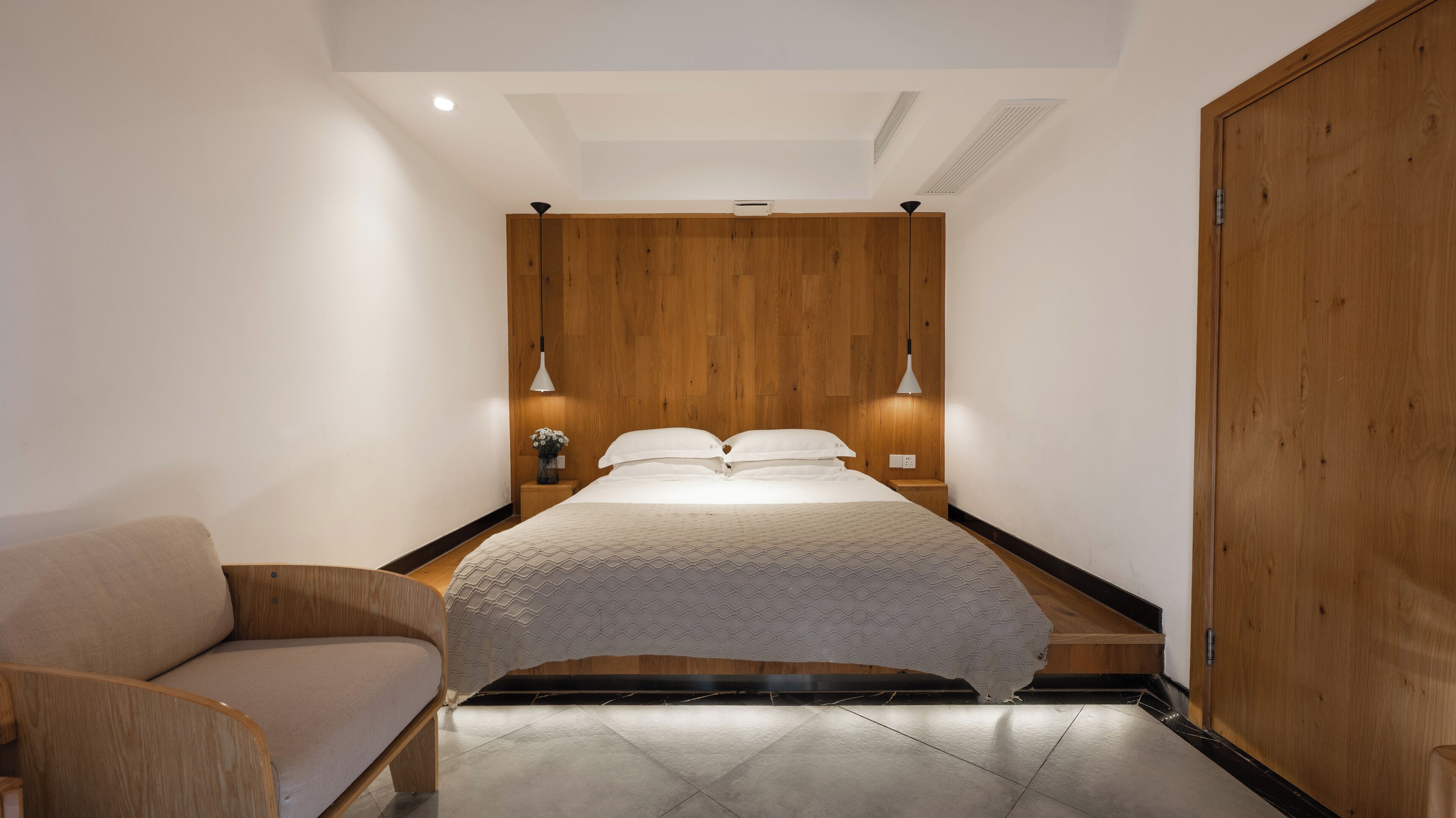 Quarto casal conforto, sacada, vista para a montanha | Wi-Fi de cortesia, roupa de cama