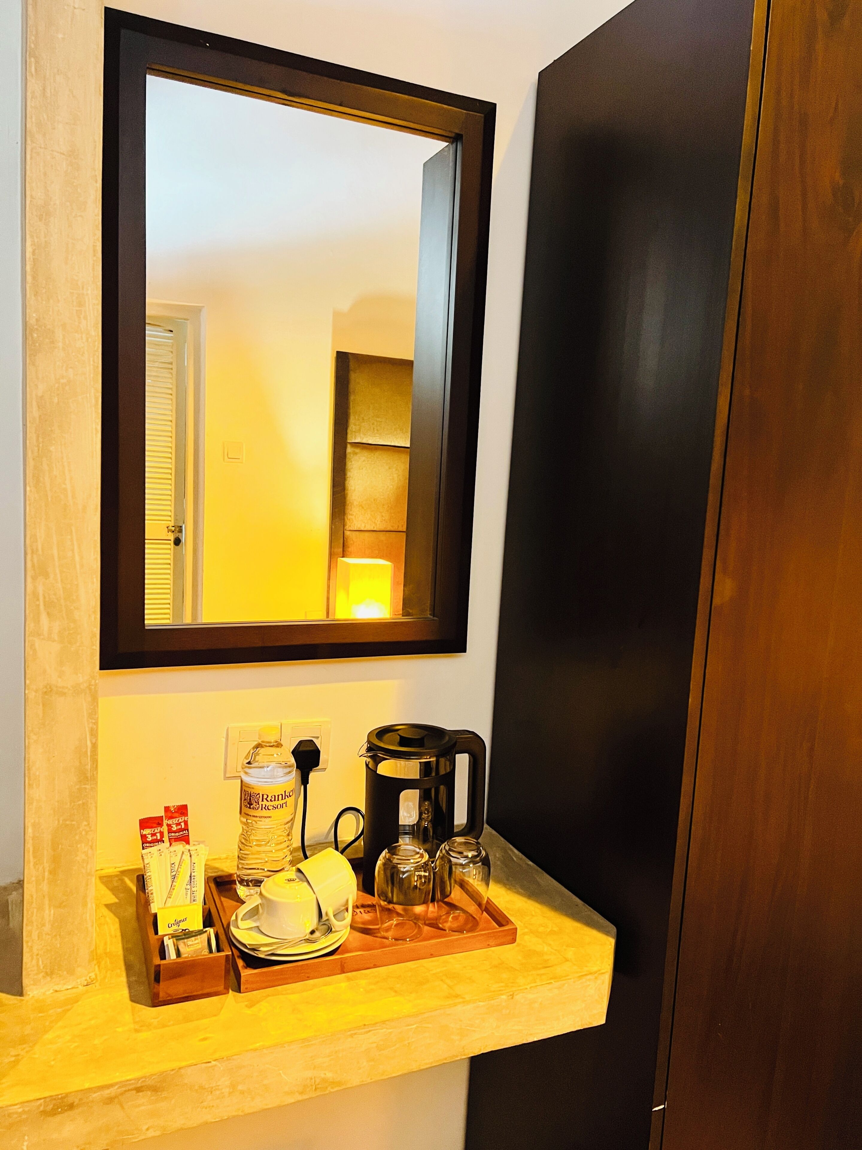 Deluxe Double Room, Garden View | Coffee and/or coffee maker