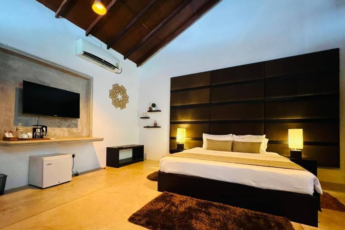 Superior Double Room, Garden View | Soundproofing, iron/ironing board, WiFi (free)