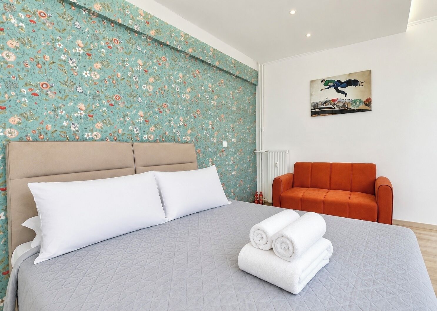 Iron/ironing board, Internet, bed sheets