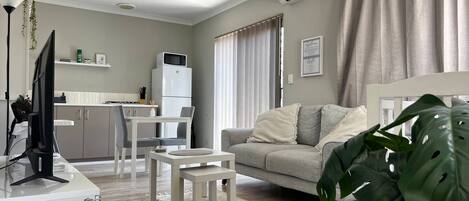House | 1 bedroom