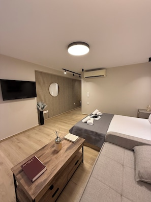 Deluxe Double Room, Courtyard View