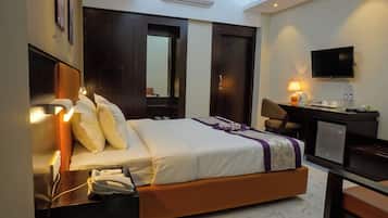 Kamar Double Deluks, balkon, pemandangan gunung | Brankas dan Wi-Fi gratis
