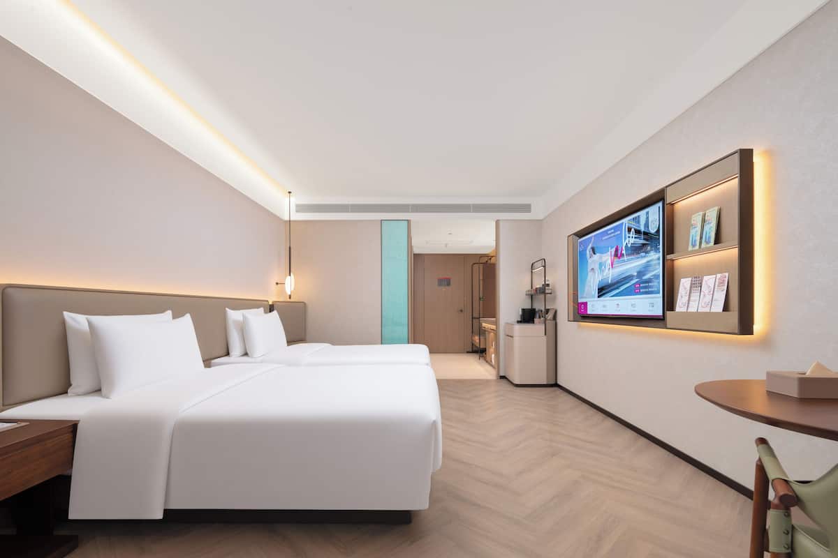 Comfort Twin Room | Meja, seterika/papan seterika, Wi-fi percuma