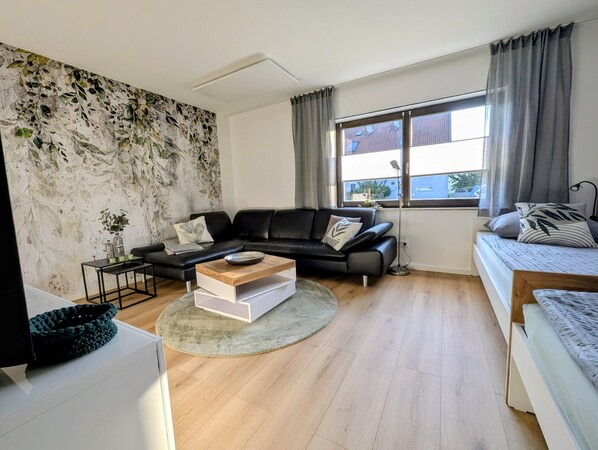 Room - Apartment 'Main Ferienwohnung Erlabrunn' with Private Garden and Parking (Erlabrunn)