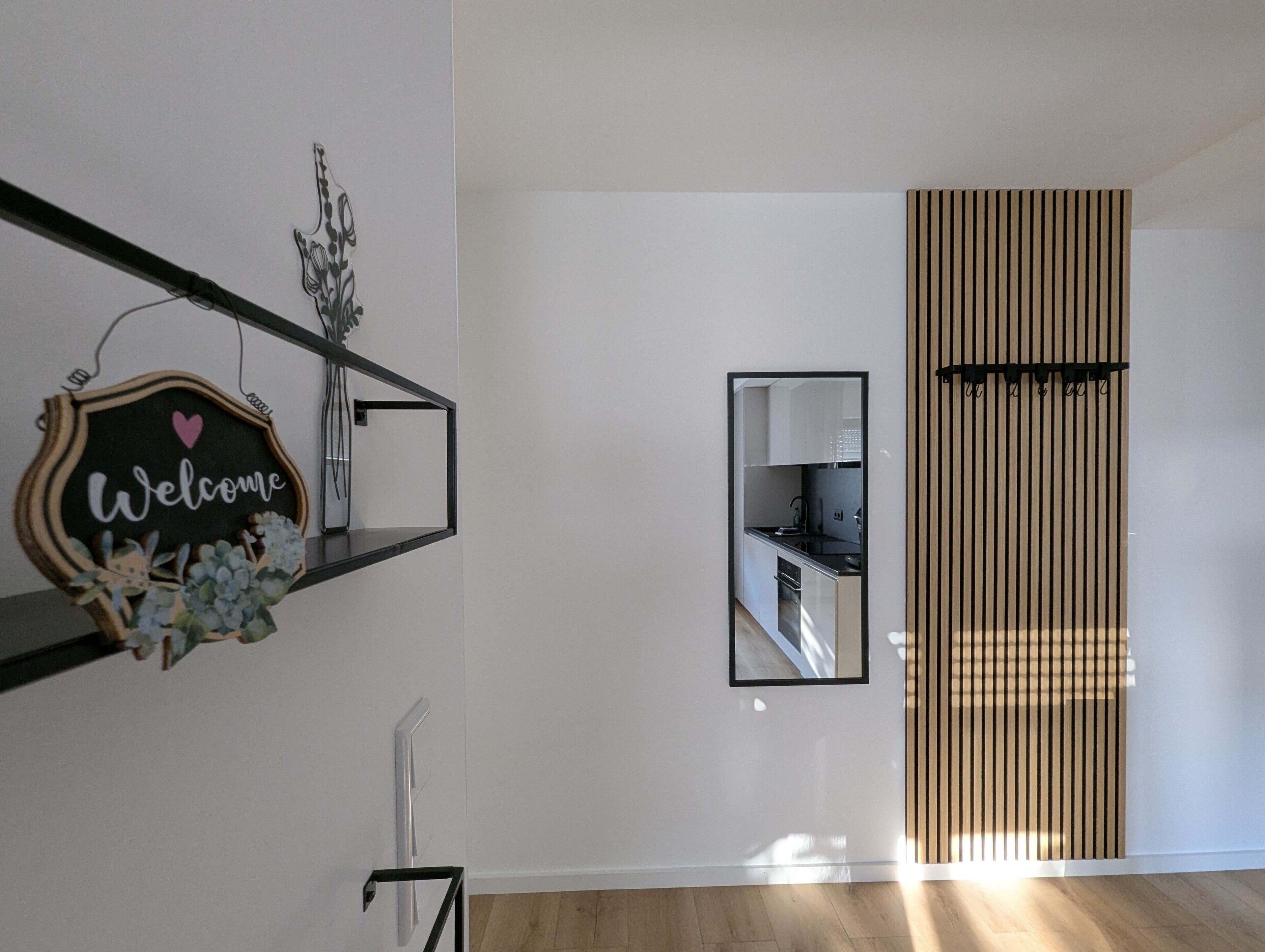 Cafetera i tetera, frigorífic, forn i placa de cuina 