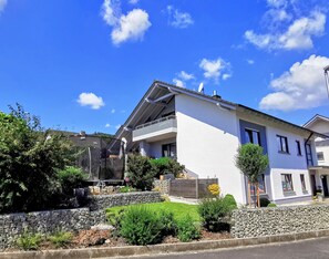 Exterior - Apartment 'Main Ferienwohnung Erlabrunn' with Private Garden and Parking (Erlabrunn)