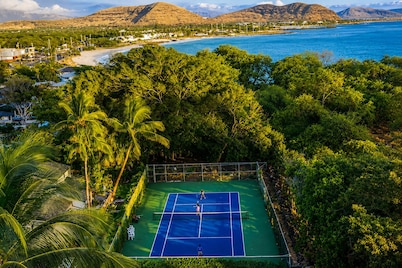 Hawaiian Princess Beachfront 1BR