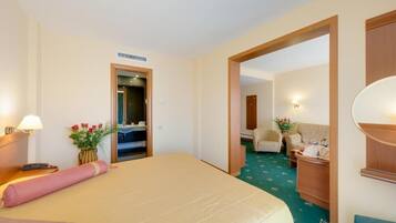Suite, Balcony
