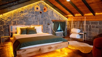 Deluxe Villa | Blackout drapes, soundproofing, WiFi (free)