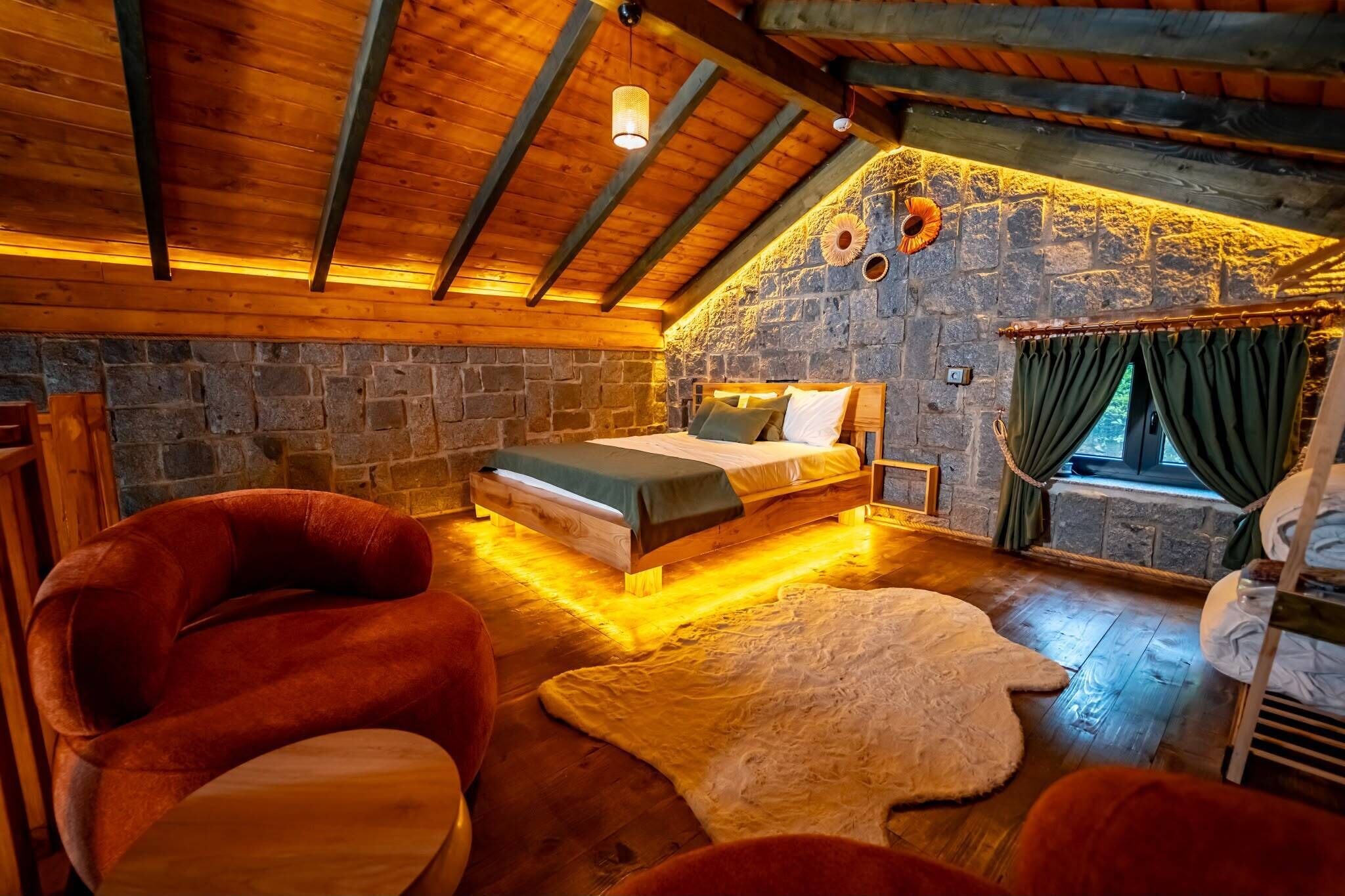 Villa Deluxe | Cortinas blackout, insonorización y wifi gratis 