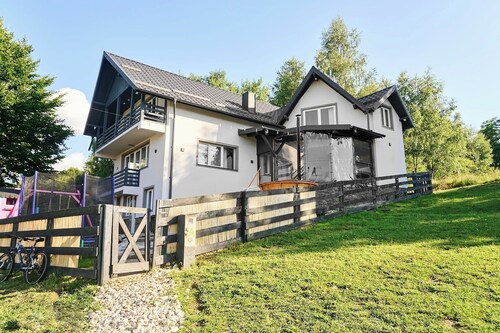 House Sofisa Fundata: Cozy 5-Bedroom Mountain with Panoramic Views