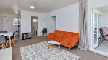Apartment, Balkon, Meerblick | Wohnbereich