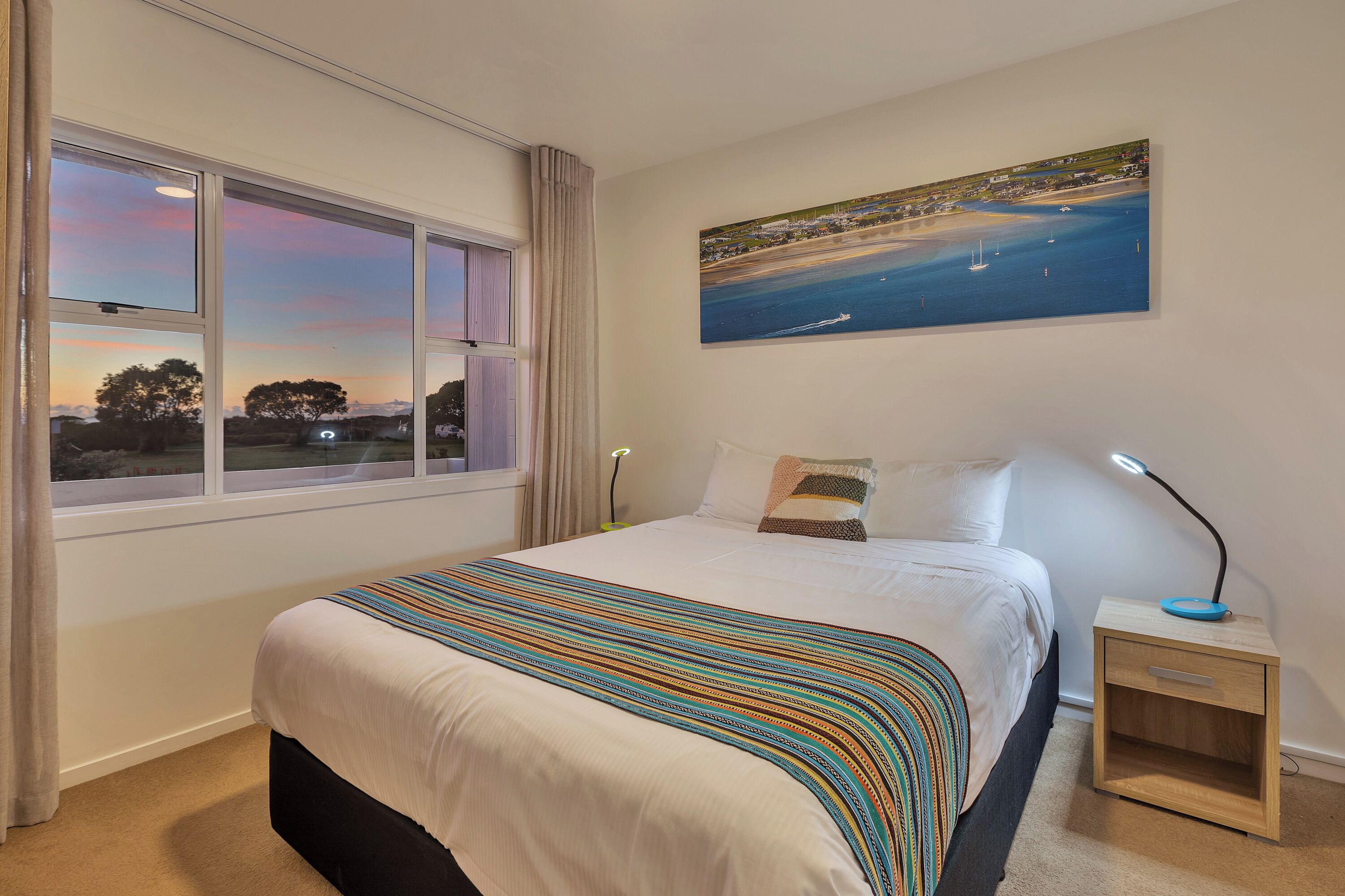 Apartament, balcó, vistes al mar | Cortines opaques, planxa i posts de planxar i wifi gratuïta 