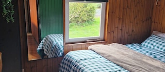 Cozy 3-Bed Chalet at Penlan Holiday Park | Pool (seasonal), WiFi & Dog Friendly
