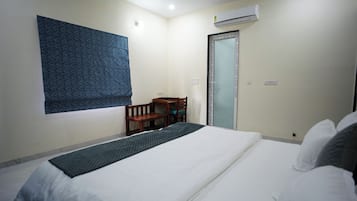 3 bedrooms, iron/ironing board, WiFi