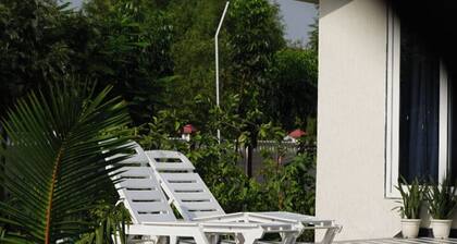 Luxury 3BHK Farmhouse Near Jaipur with Private Pool & Garden