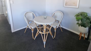 Comfort Cottage | Desk, WiFi (free), bed sheets