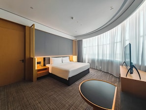 Business Suite, City View