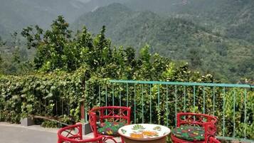 Tempat makan luar