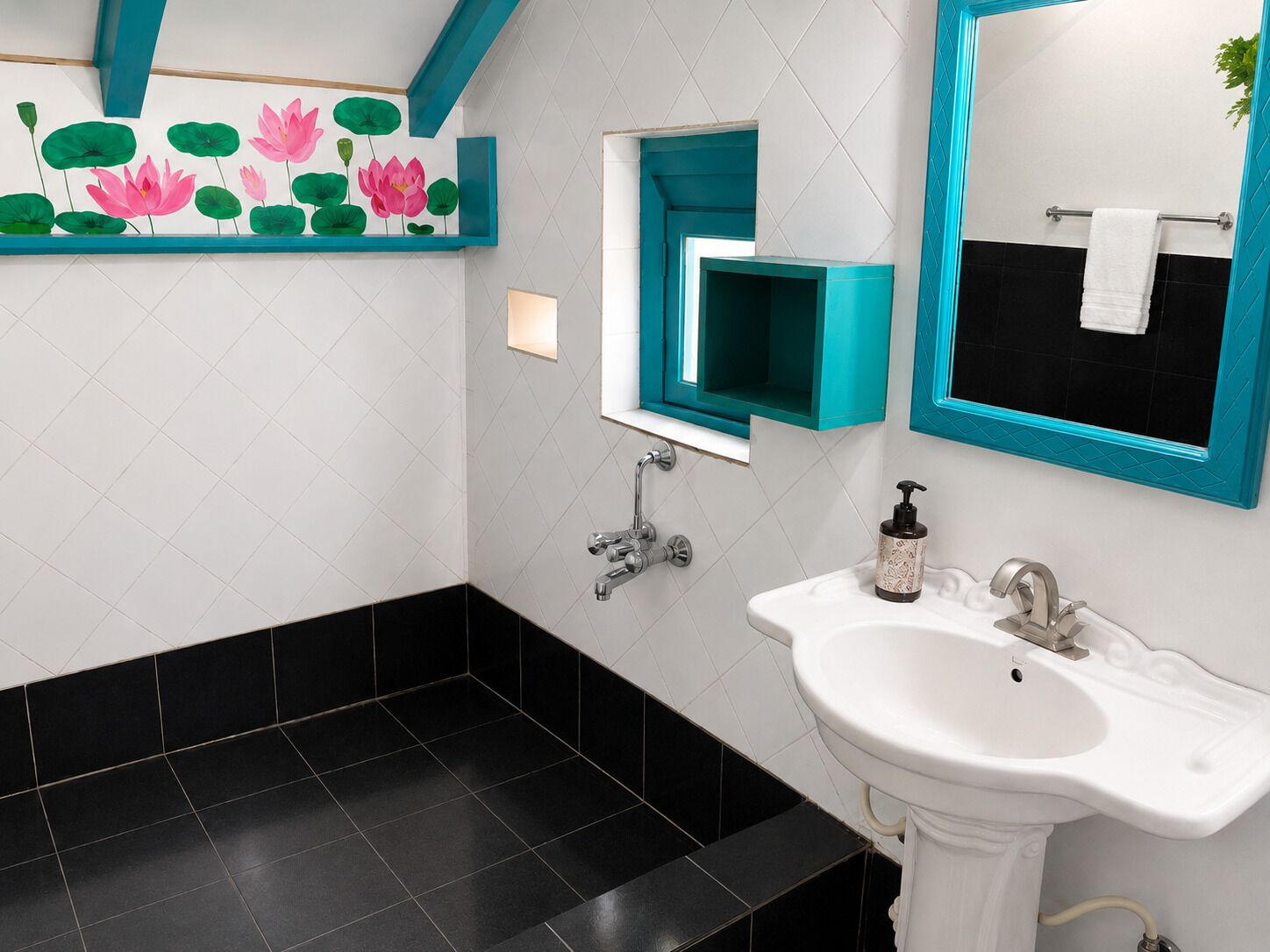 Habitación Deluxe, vista al valle | Baño | Pantuflas 
