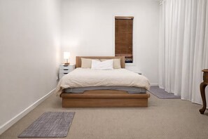 WiFi, bed sheets - Spacious 6BR Home in Penrith |Close to Blue Mountains| Sleeps 10|Family Friendly (Penrith)