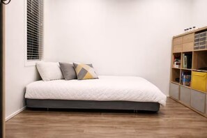 WiFi, bed sheets - Spacious 6BR Home in Penrith |Close to Blue Mountains| Sleeps 10|Family Friendly (Penrith)