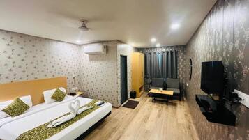 Deluxe Double Room, City View | Iron/ironing board, WiFi (free)