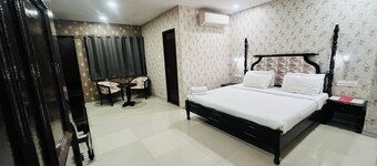 Hotel Elite Stay By The Rahul