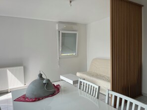 Smart TV - Saint Marc-sur-Mer. One-bedroom apartment. Parking lot closed. The beach is a 5-minute walk away. (Saint-Nazaire)