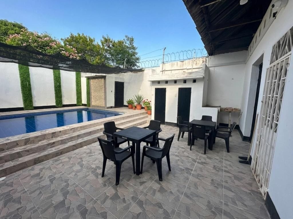 Villa, 6 habitaciones, con acceso para personas discapacitadas, para fumadores | Alberca | Alberca techada 