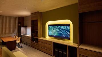 Room, Mountain View | Dining