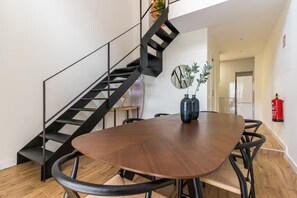 Superior Duplex | Dining - Edmond Vibes Plaza de Castilla (Madrid)
