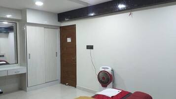 Basic Double or Twin Room, City View | Laptop workspace, blackout curtains, soundproofing, iron/ironing board