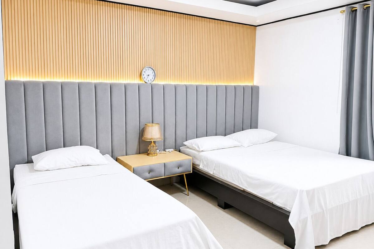 Deluxe Room | Premium bedding, iron/ironing board (on request)