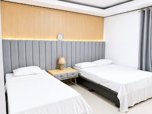 Phòng Deluxe | Bộ đồ giường cao cấp, bàn ủi/dụng cụ ủi quần áo 