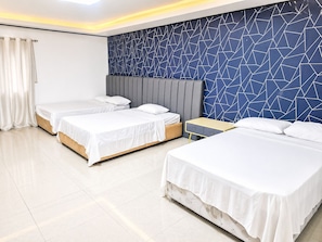 Phòng dành cho gia đình | Bộ đồ giường cao cấp, bàn ủi/dụng cụ ủi quần áo 