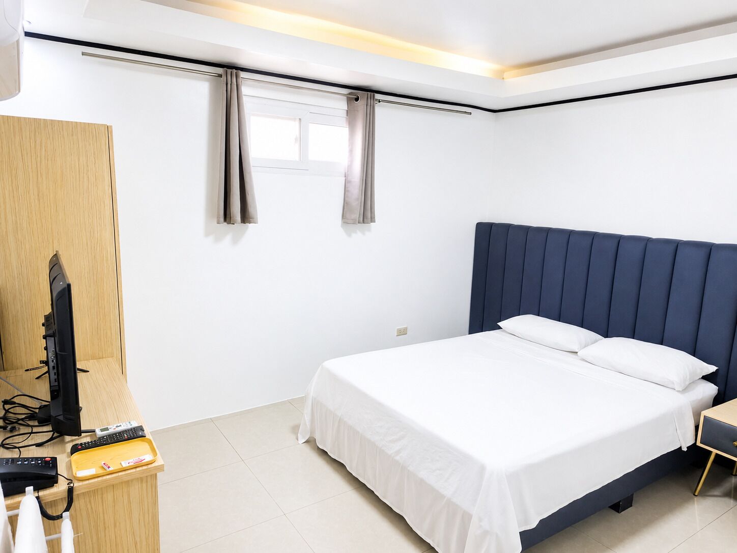 Phòng đơn cơ bản | Bộ đồ giường cao cấp, bàn ủi/dụng cụ ủi quần áo 