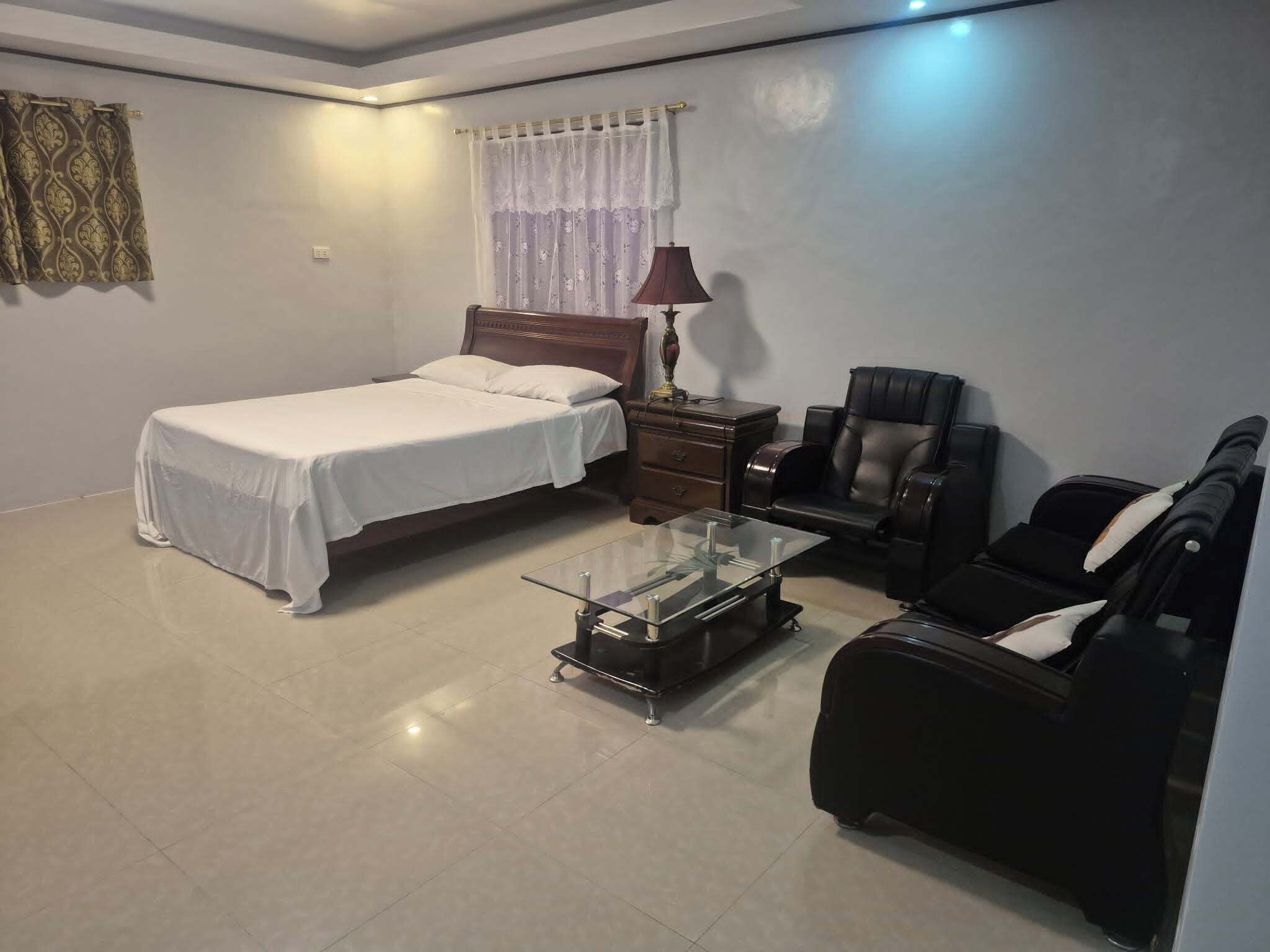 Phòng Exclusive | Bộ đồ giường cao cấp, bàn ủi/dụng cụ ủi quần áo 