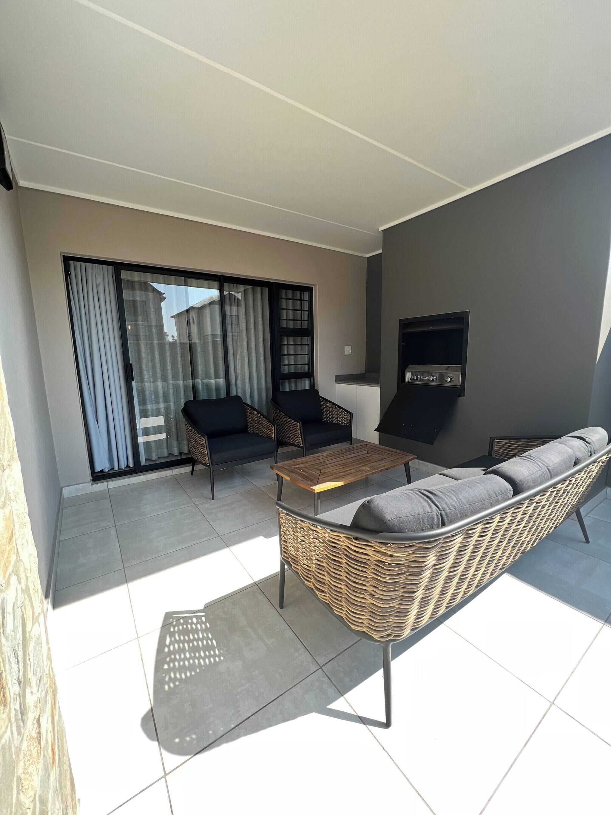 Apartment, 3 Bedrooms, Accessible, Balcony | Living room