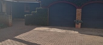 Luxurious 4-Bedroom House Rental with Pool Access in Ngaka Modiri Molema
