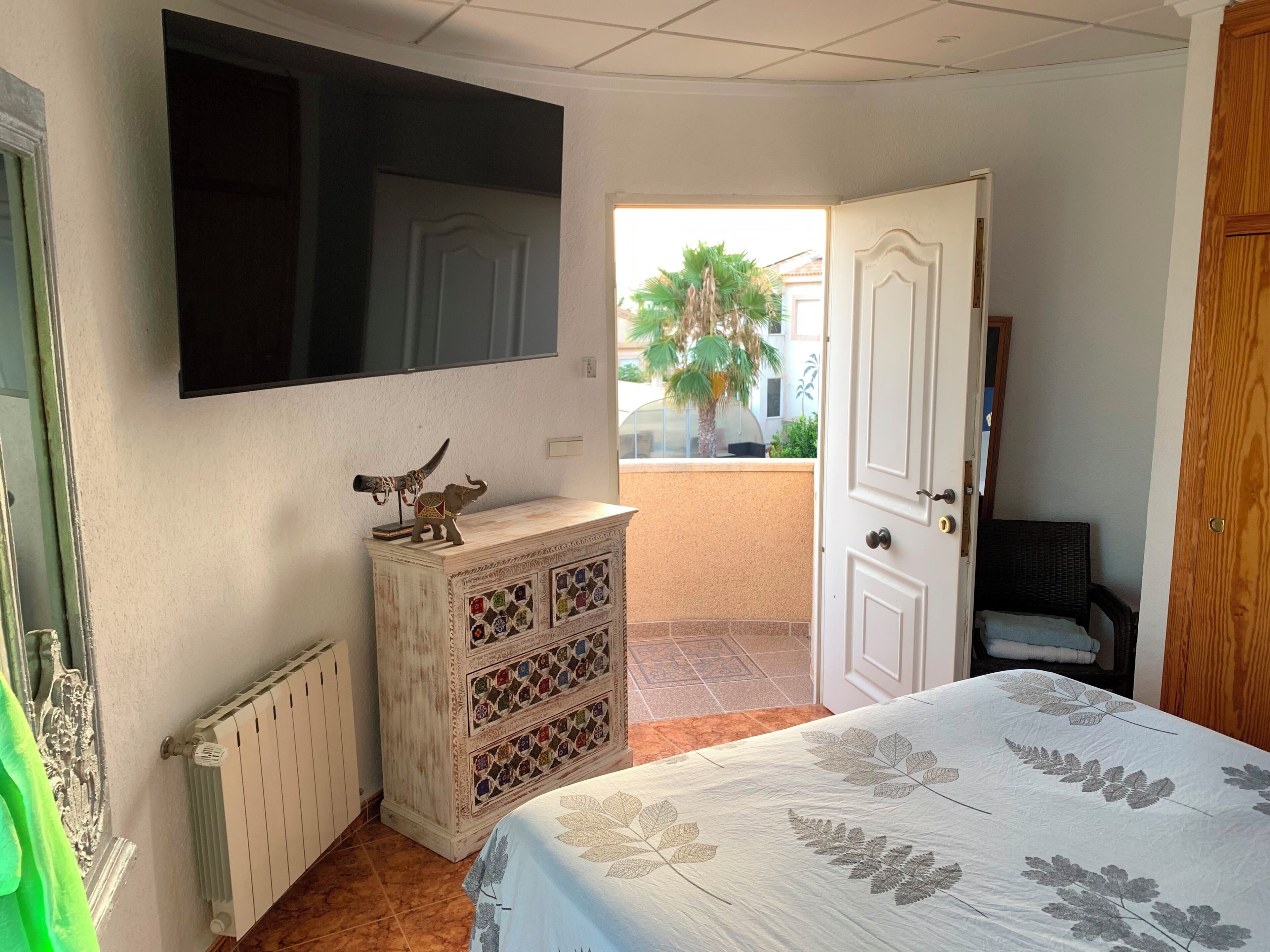 4 bedrooms, iron/ironing board, Internet
