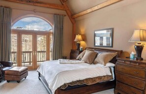 5 bedrooms, iron/ironing board, WiFi, bed sheets - Timeless Telluride: Space & Solitude In The Pines (Mountain Village)