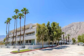 Exterior - 2 Full Beds | Mini Fridge (Palm Springs)