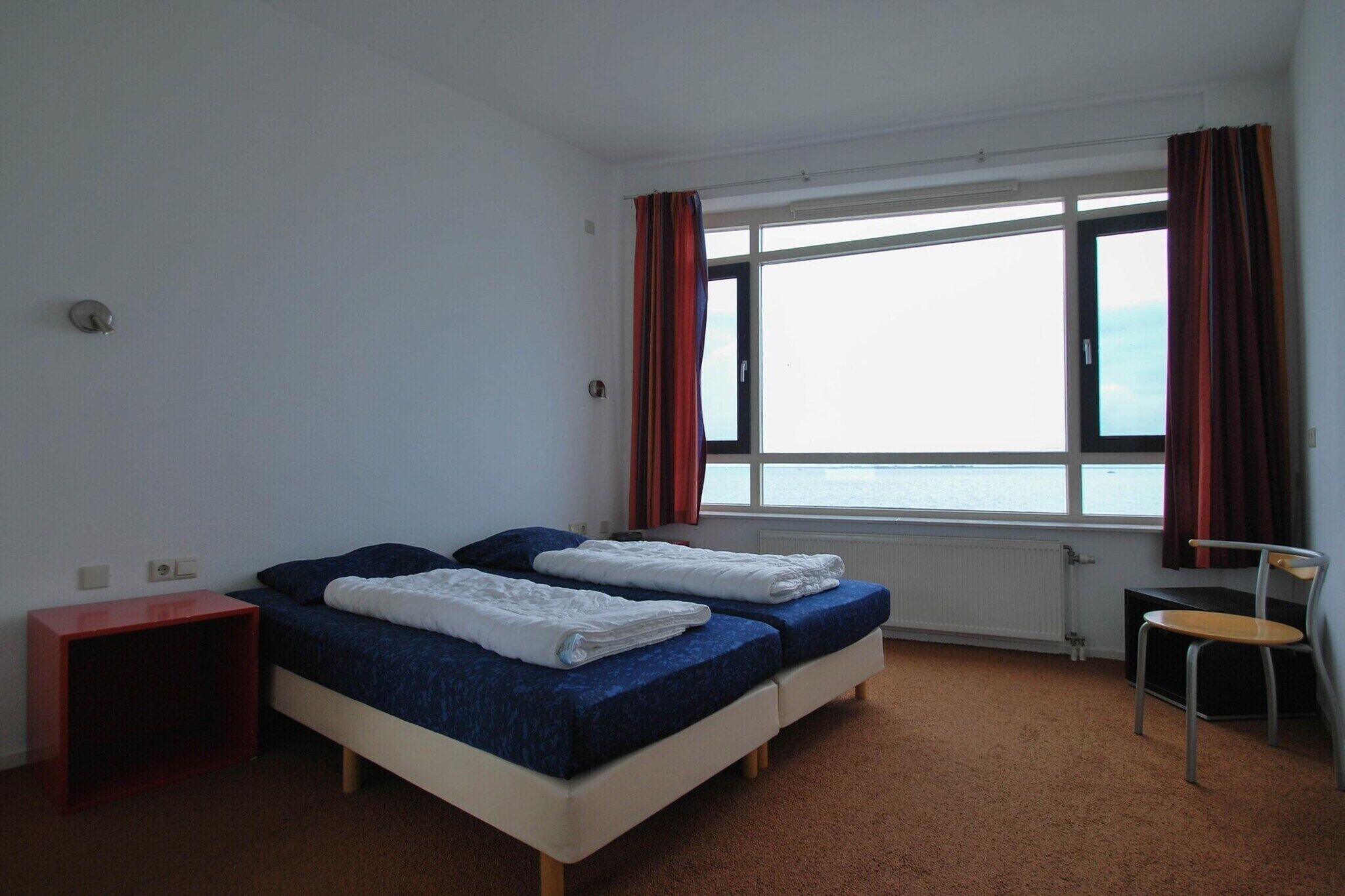 2 bedrooms, iron/ironing board, free WiFi