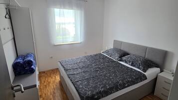 Bügeleisen/Bügelbrett, WLAN, Bettwäsche